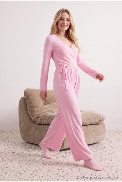 Pembe Dantel Detaylı Kruvaze Viskon Örme Pijama Takımı THMAW27PT00065