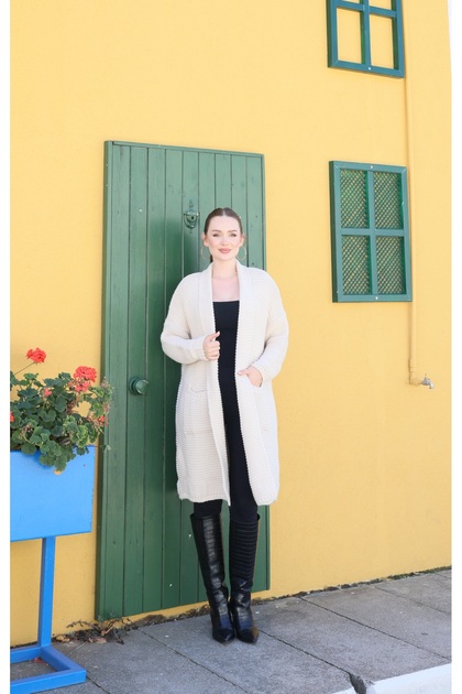Thick Knitted Cardigan with Pockets