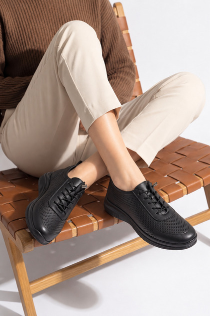 Black Women's Leather Lace-Up Casual Shoes Comfortable School, Office, Campus Style