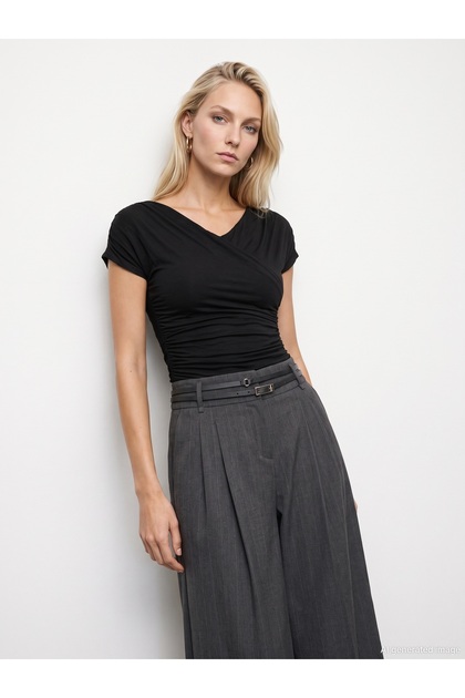 33157 Bra-Free Gathered Top