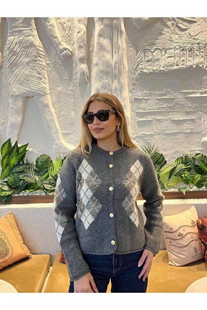 Large Diamond Patterned Thick Cardigan with Button Detail