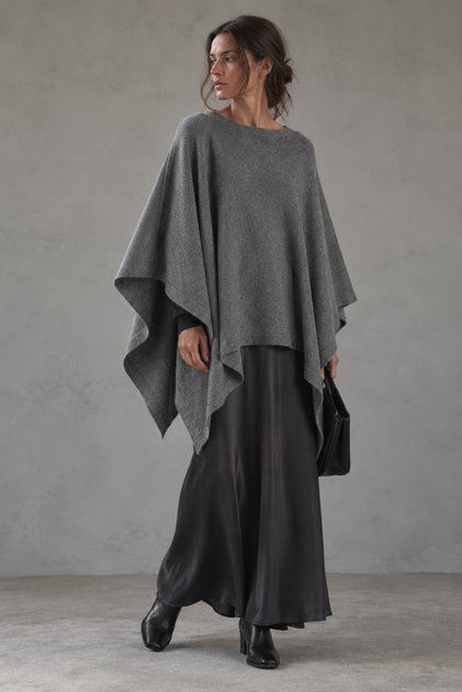 Kadın Triko Panço Bisiklet Yaka Oversize Rahat Kesim Asimetrik Panço