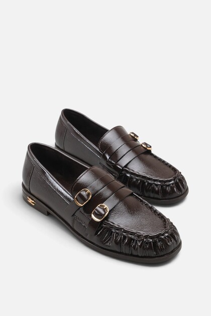 Santi̇a Women's Brown Buckle Loafer A003-K024