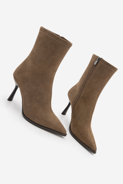 Women's Pointed Toe Goblet Heel Classic Thin Heeled Boots Holes Tobacco Brown Suede