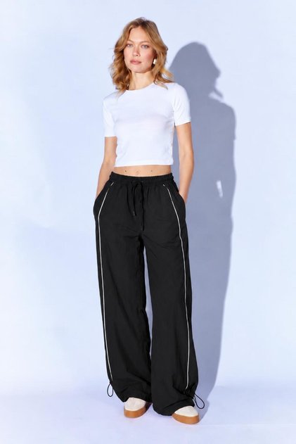 Women's Black Elastic Cuffed Parachute Sweatpants