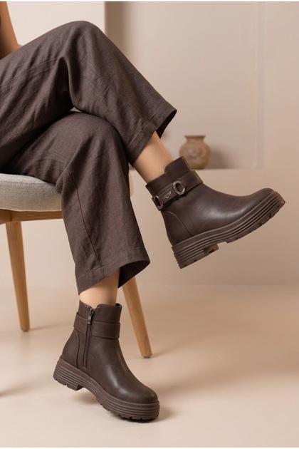 Women's Leather Textured Metal Accessory Thick Serrated Sole Zippered Daily Boots