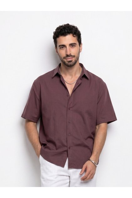 Mens Maroon Plain Spread Collar Casual Shirt