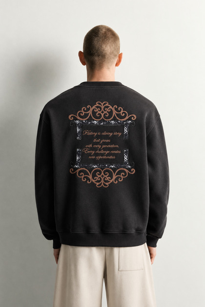 Men's Oversized Sweatshirt with Back Print and Embroidery