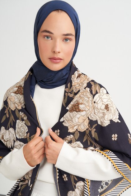 Aura Pattern Reniva Tensel Triangle Shoulder Shawl Navy Blue