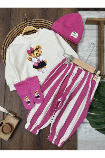 Mrs. Teddy Şapkalı Ayıcık Baskılı Oversize Sweatshirt ve Çorap Çizgili Pantolon 4lü Mevsimlik Kız Bebek Takım