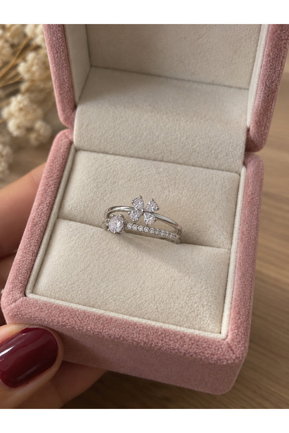 Silver Color Flower Detailed Stone Ring – Elegant Sparkling Stylish Women's Ring