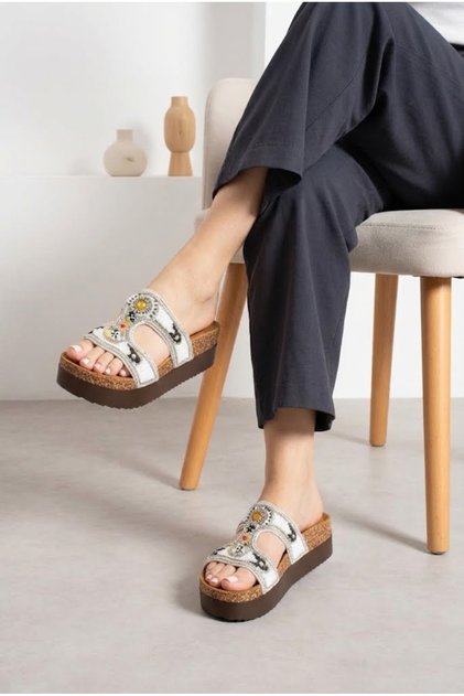 Luna 2 Shiny Slippers