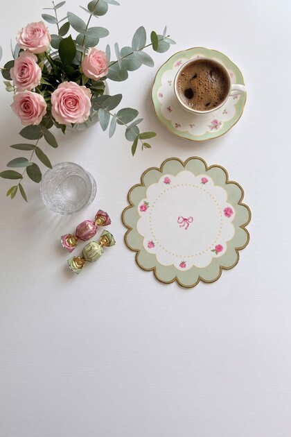 Flower-Shaped Green Decorative Floral Printed Embroidery Edge Fabric Cocktail Napkin 1 Piece
