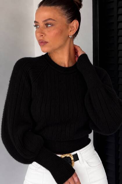 Finger-Looped Italian Sleeve Soft Crop Women's Sweater