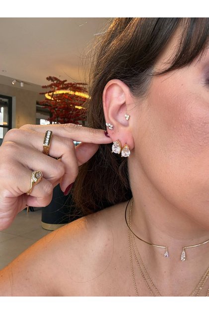 Damla Taş Kesim Detaylı Küpe