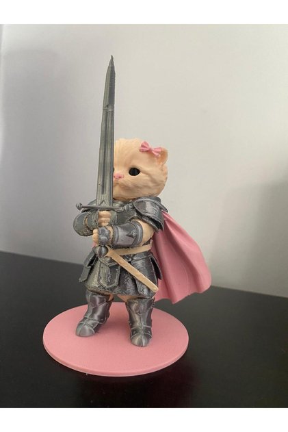 Şövalye Kedi Pembe Pelerinli Kılıçlı 13 cm 3D Baskı Dekoratif Figür | Knight Cat Masa Üstü Obje