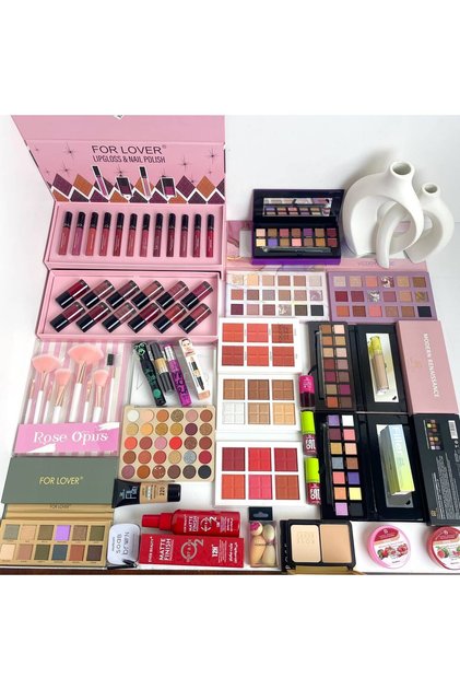 Luxury All-In-One Makeup Box Multi Eyeshadow Palettes Arouge Set Rose Opus Makeup Brushes and Makeup Fixer