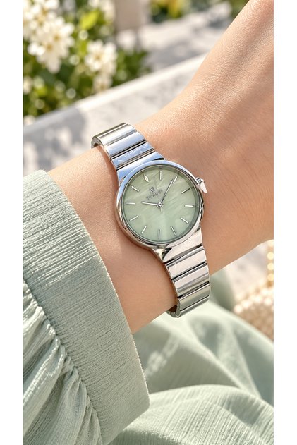Silver Steel Band, Green Dial, Small Case Women's Wristwatch, in Stylish Box