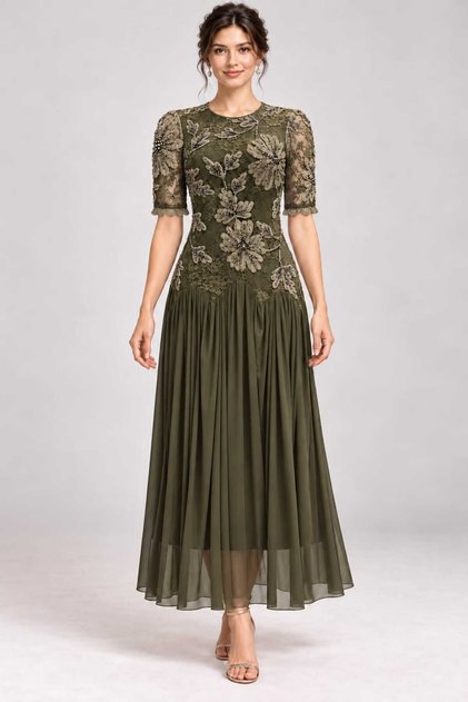 Women's Dress with a Touch of Elegance in Lace and Chiffon