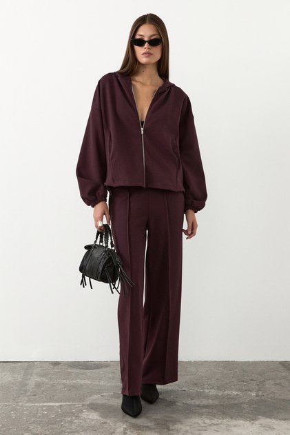 Comfy Women's Soft and Flexible Fabric Double Pockets Elastic Waist Relaxed Fit Burgundy Sweatpants