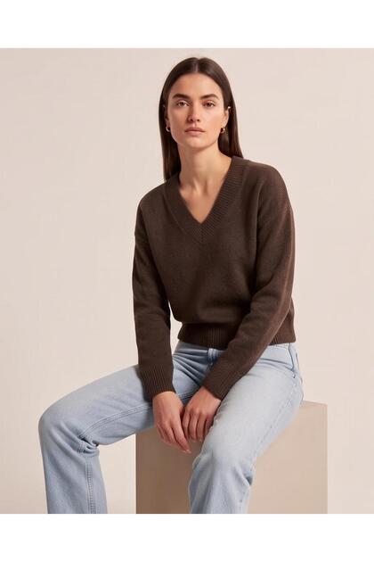 Women's V-Neck Soft Textured Relaxed Fit Long Sleeve Knitwear Sweater