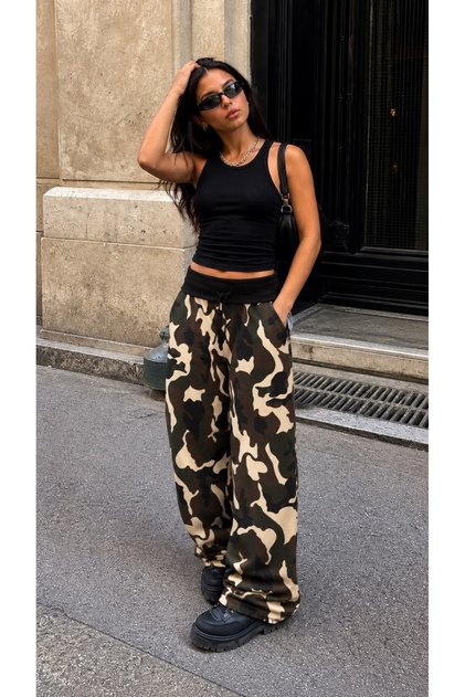 Women's camouflage print fold-over waistband 3-thread baggy sweatpants