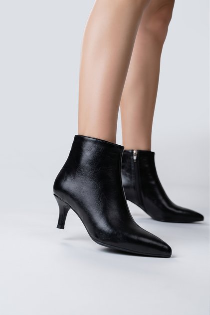 Women's Black Wrinkled Leather Pointed Toe 6.5 cm Kitten Heel Side Zipper Ankle Boots