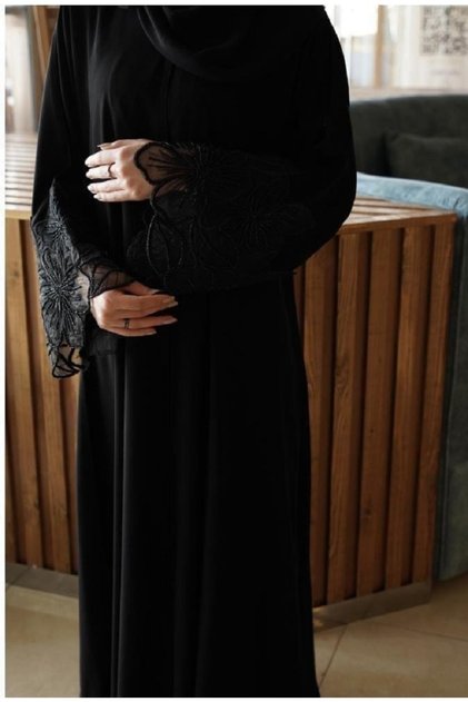 Abaya Henov Black Abaya with Lace Sleeves, Hollowed Out and Embroidered with Elegant and Luxurious Patterns.