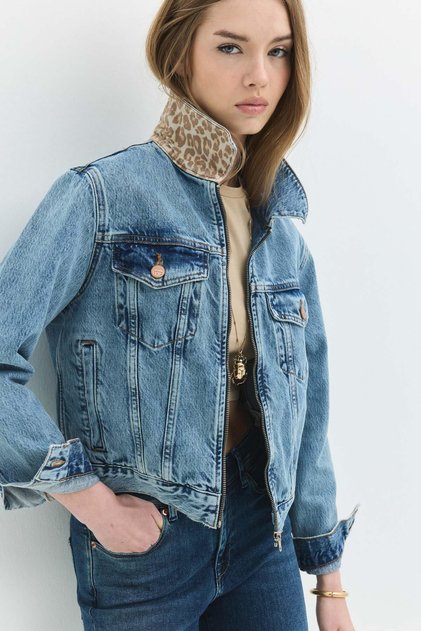 Regular Fit Yaka Leopar Desenli Orta İndigo Kadın Jean Ceket