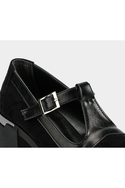 Black women's shoes