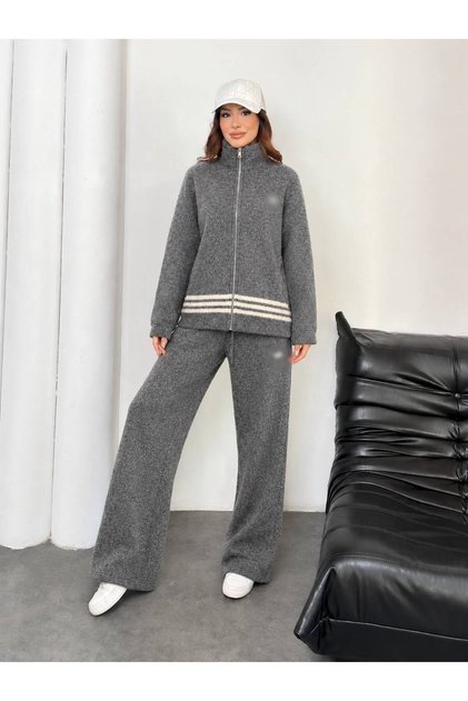 Striped Gray Knitwear Set with Zipper on the Front