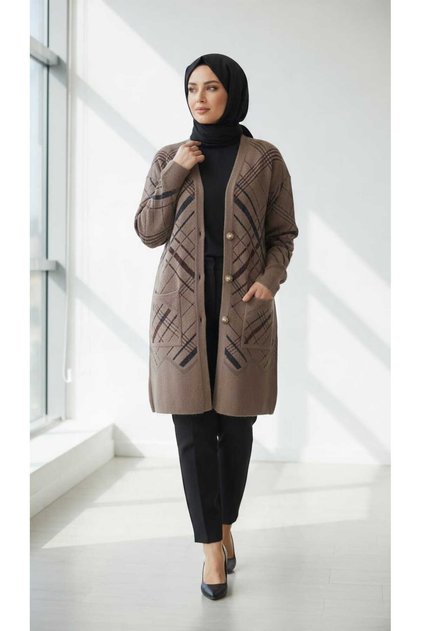 Women's Middle-Aged and Older Women's Thick Winter Cardigan with Circular Neckline, Front Buttons, and Top Pockets