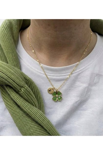 Kadın Harf Detaylı Dört Yapraklı Yonca Kolye
