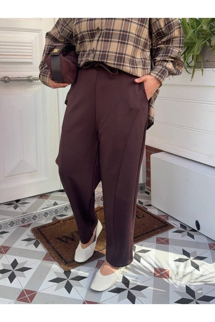 Premium Puff Scuba Waist Elastic Pocketed Carrot Cut Trousers with Stitching Detail Brown