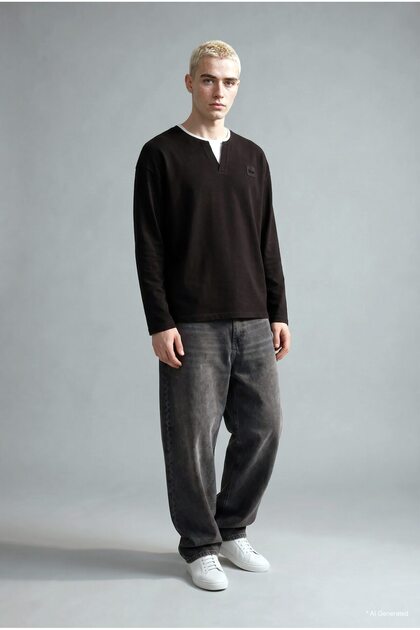 Boxy Fit Notched Detail Crew Neck Printed Sweatshirt H9870Ax26Wn