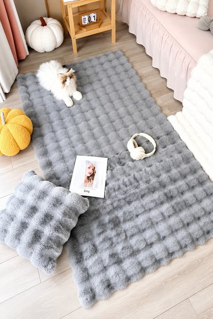 Tavşan Tüyü Ultra Yumuşak Gri Renk Kaymaz Taban Yıkanabilir Peluş Halı