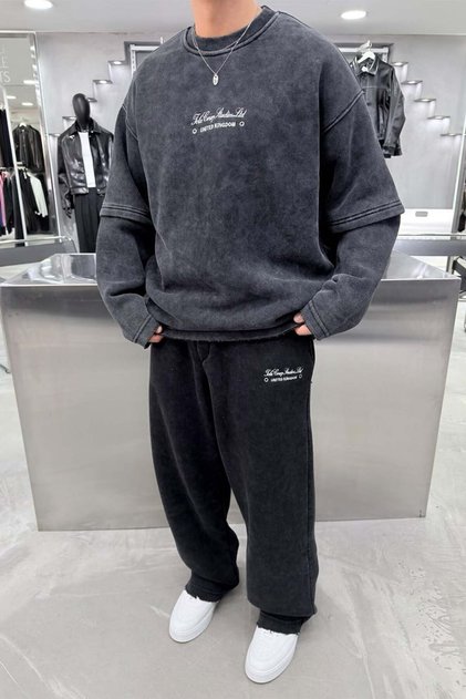 طقم بدلة رياضية كبيرة الحجم مطرزة وقابلة للغسل من Acid Wash United