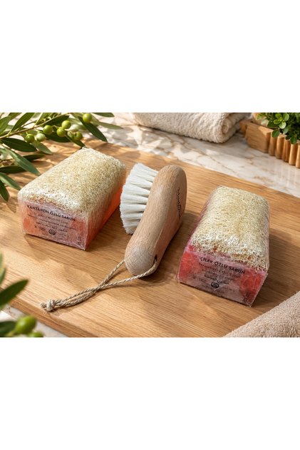 Three Types of Facial Care Set (Goat Hair Facial Cleansing Brush + Pumpkin Fiber Beauty Soap with Strawberry Extract and Dandelion Extract)