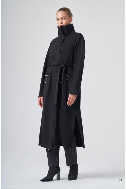6065 Pockets with Chain Detail and Front Zipper Closure