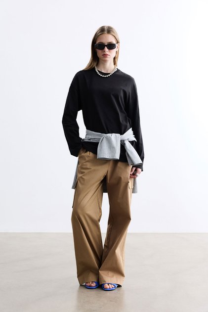 BLACK LONG SLEEVE T-SHIRT