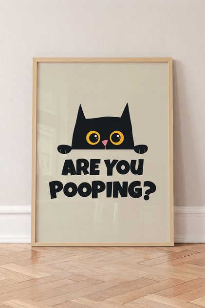 Komik Kedili Banyo Ahşap Çerçeveli Tablo - Are You Pooping Banyo Tablosu