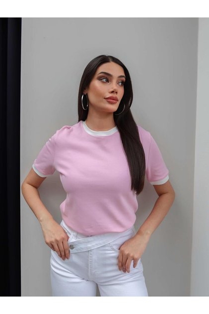 تيشيرت بياقة دائرية