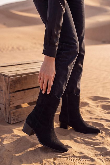Black Color Suede Western Style Short Boots