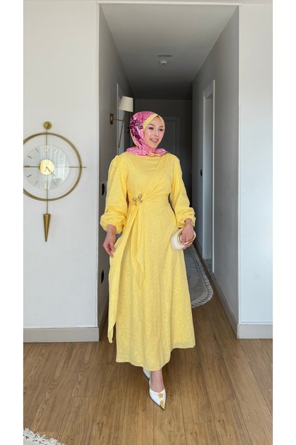 Kelebek Motifli Dantel Elbise Sarı