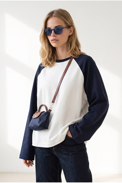 Women's Navy Blue Raglan Sleeve Crew Neck Sweatshirt Swt-19000812