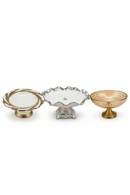 > *Luxury 3-Piece Hospitality Plate Set with Base* > *1- Gold Porcelain Plate 334* > *2- Silver Corrugated Porcelain Plate* > *3- Gold Honey Glass Plate 777* > *Luxurious for Banquets and Events - Serving Dates, Sweets, and Fruits*
