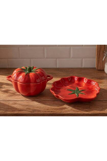 Set of 2 Mixed Tomato-Figured Ceramic Bowls and Plates