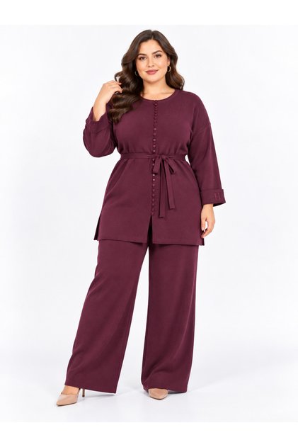 Plus size buttoned knitwear set with lacing plum
