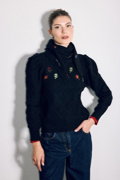 Hayalperest Collection Embroidered Knitwear Scarf - Black