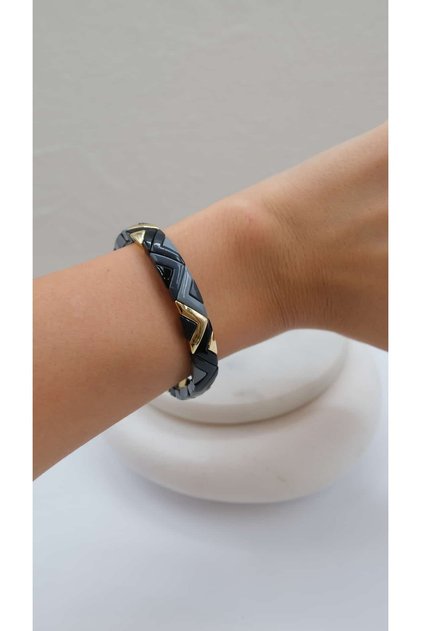 Triangle Detail Black Ceramic Bracelet